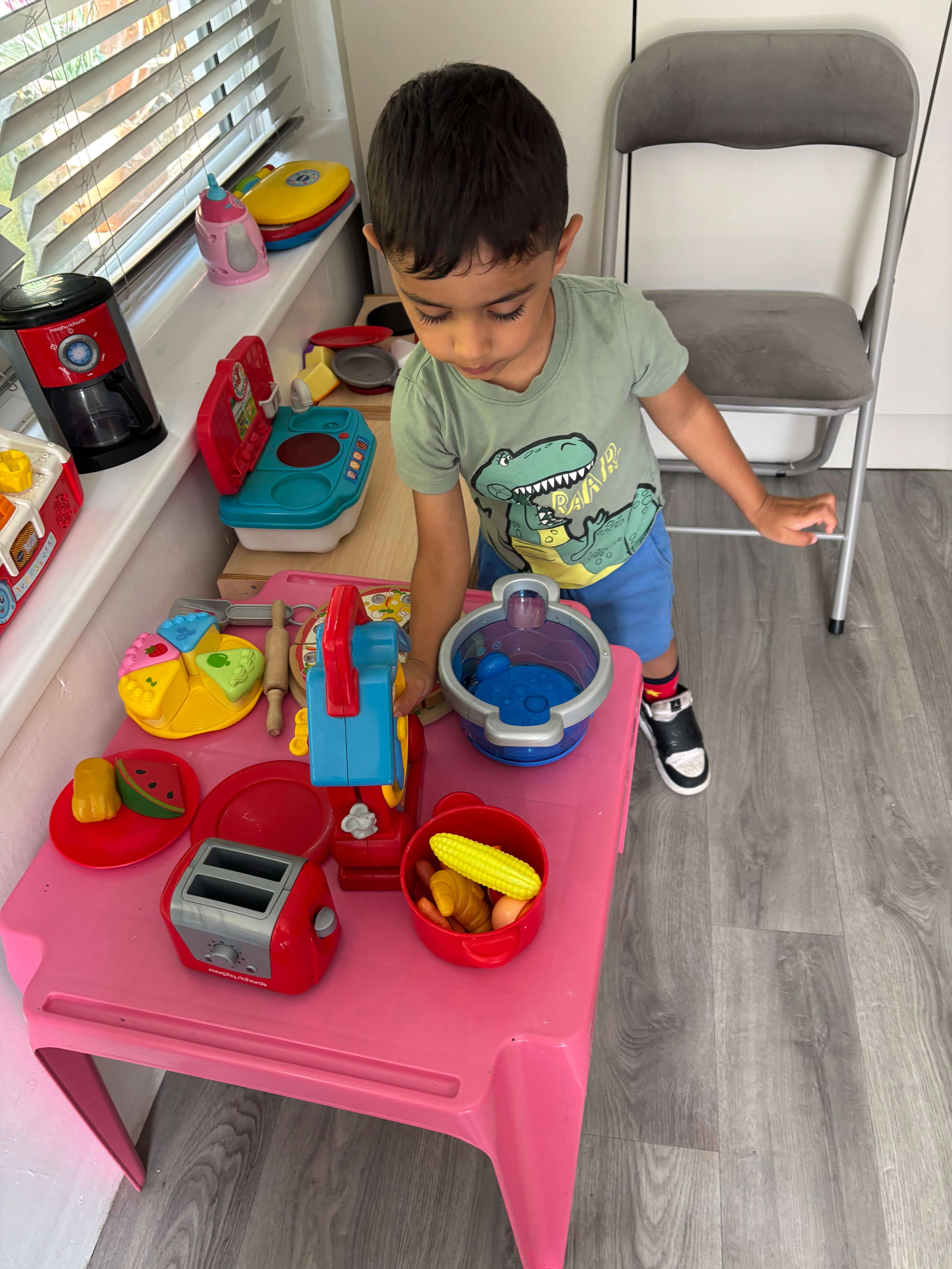 Children learning numbers